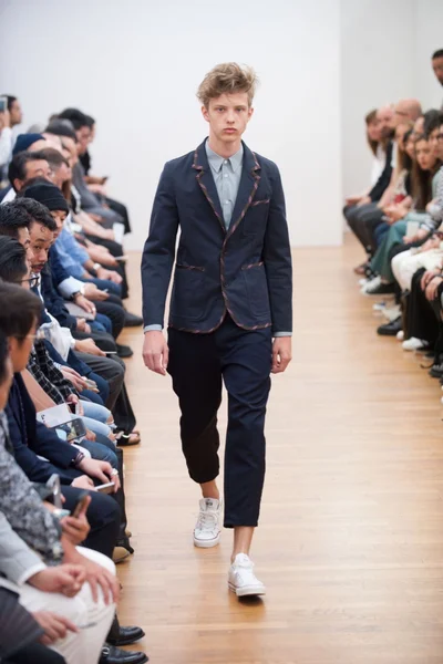 Look 11